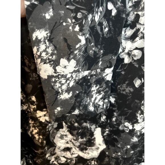 Lularoe Womens L Long Sleeve Tunic‎ Black White Floral EUC - Picture 3 of 7